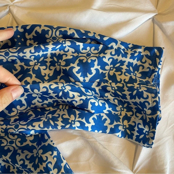 Co Til Co Women’s Printed Blue White Flowy Top Shirt 3/4 length sleeve - Picture 2 of 9